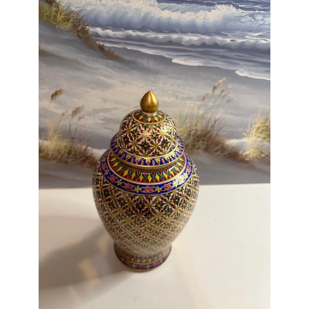 Thai Benjarong Porcelain Ginger Jar Hand Painted Gold Enamel Lidded Urn 9